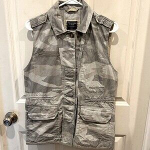 Abercrombie & Fitch‎ Camo Vest women’s size Medium